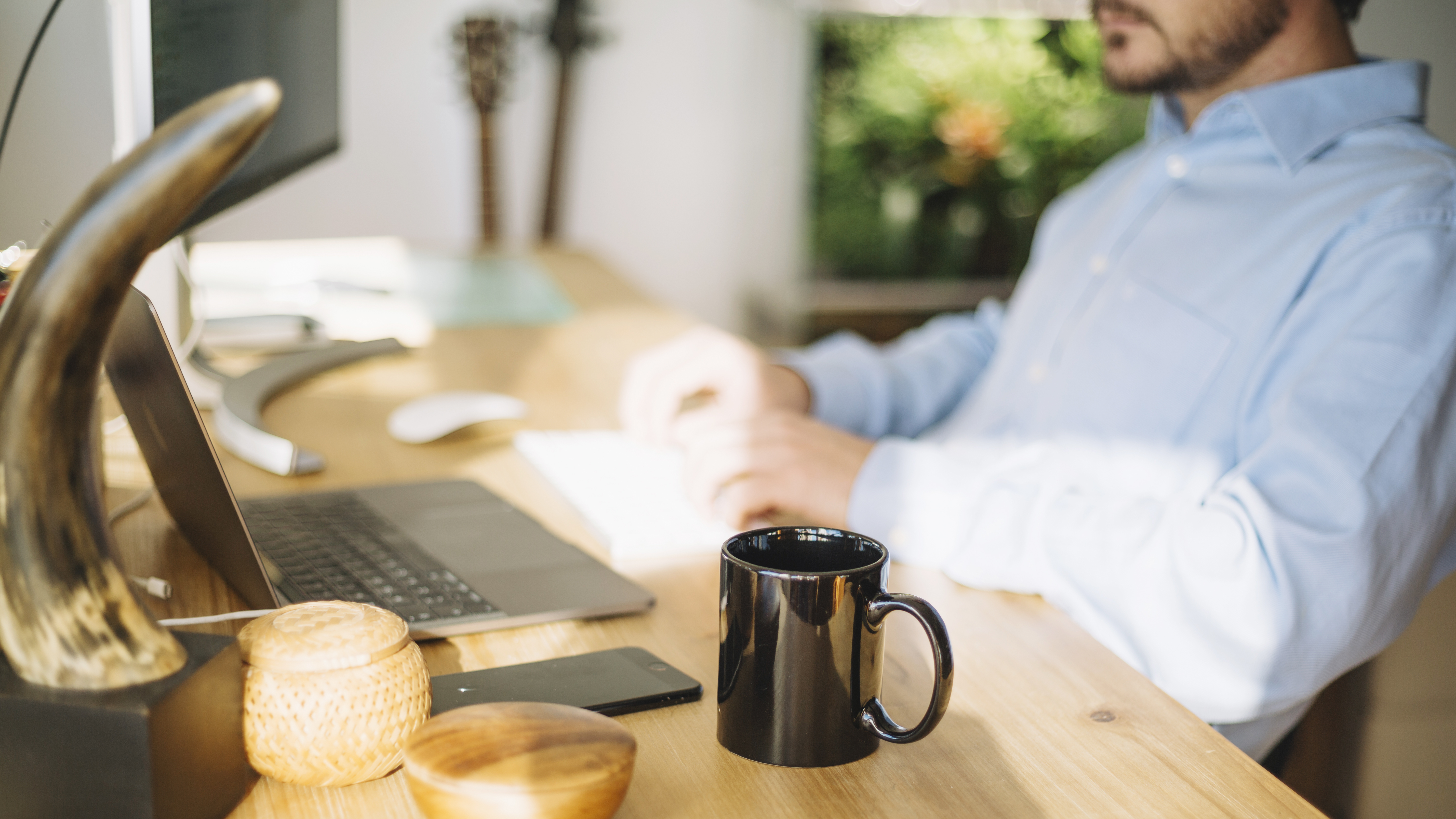 Freelancers tussen vrijheid en vangnet: hoe lang kunnen we nog zonder zekerheid?
